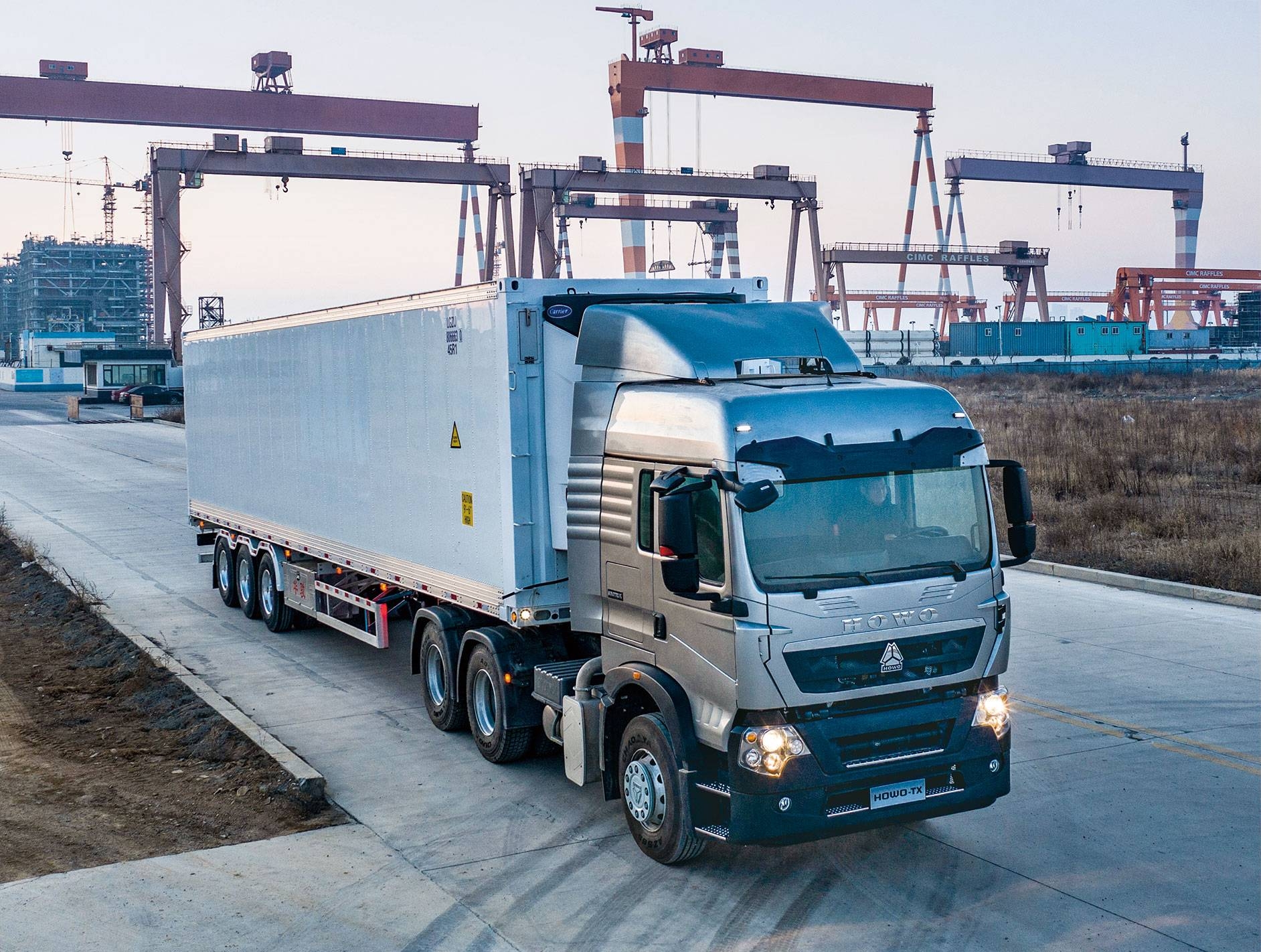 HOWO-TX 6x4 tractor